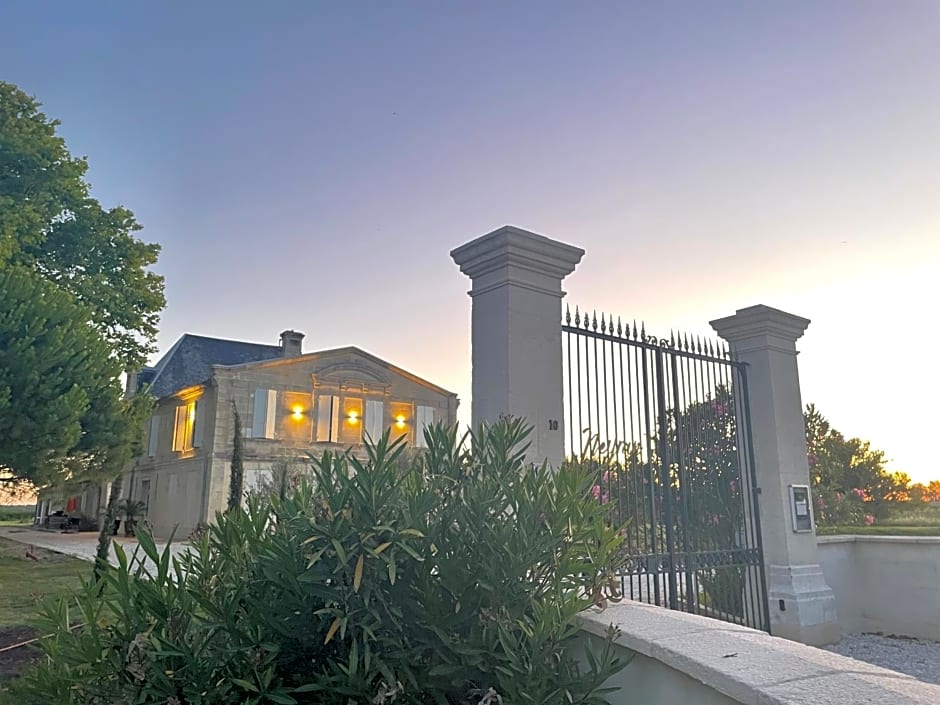 Château de Neyran chambre d'hôtes & Spa