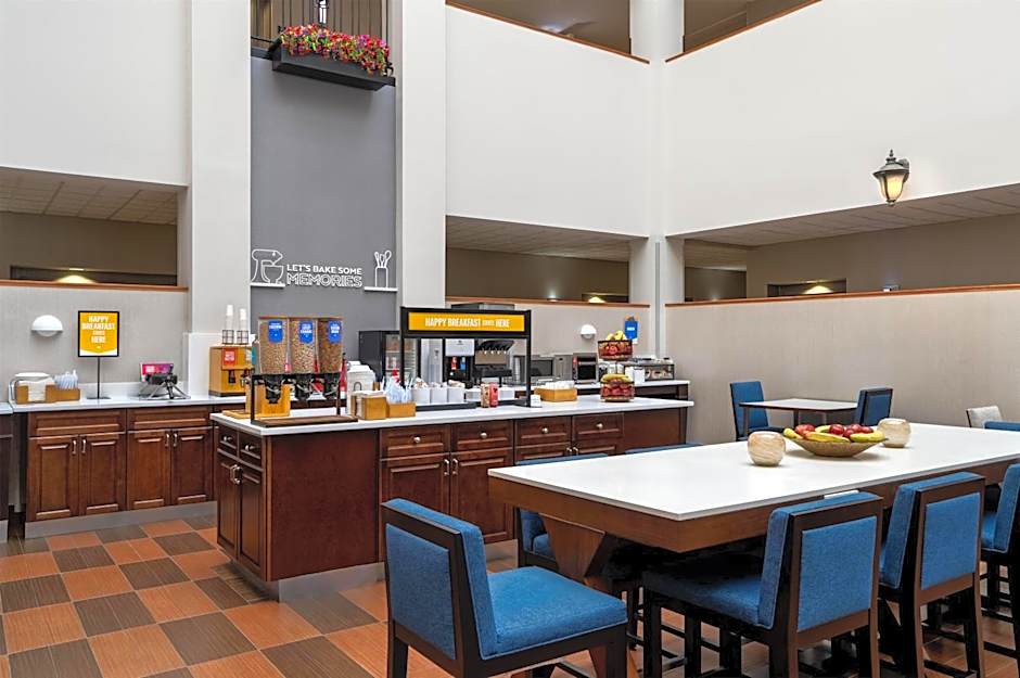 Hampton Inn & Suites Rockville Centre