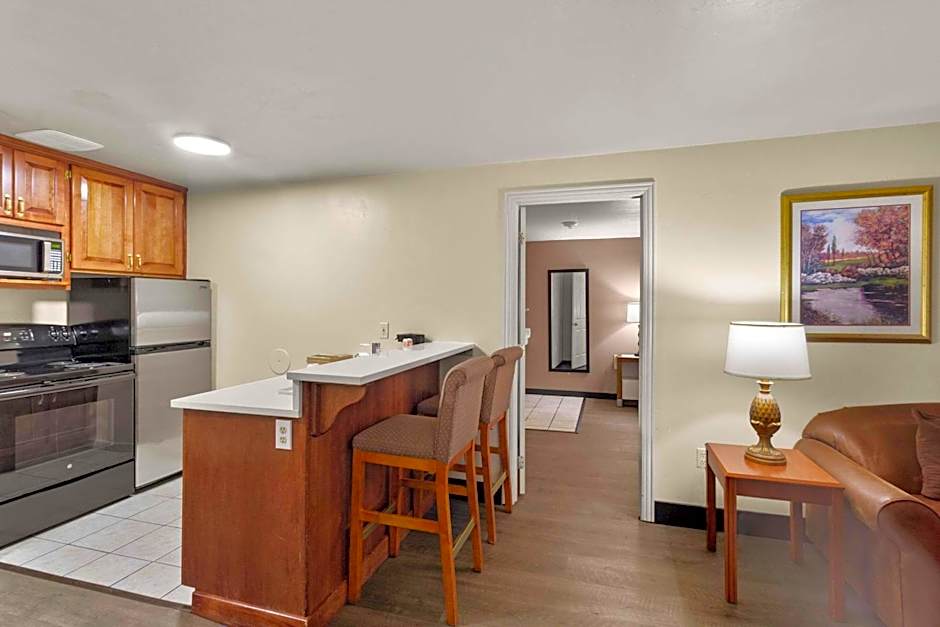 Quality Inn & Suites Green Bay Downtown