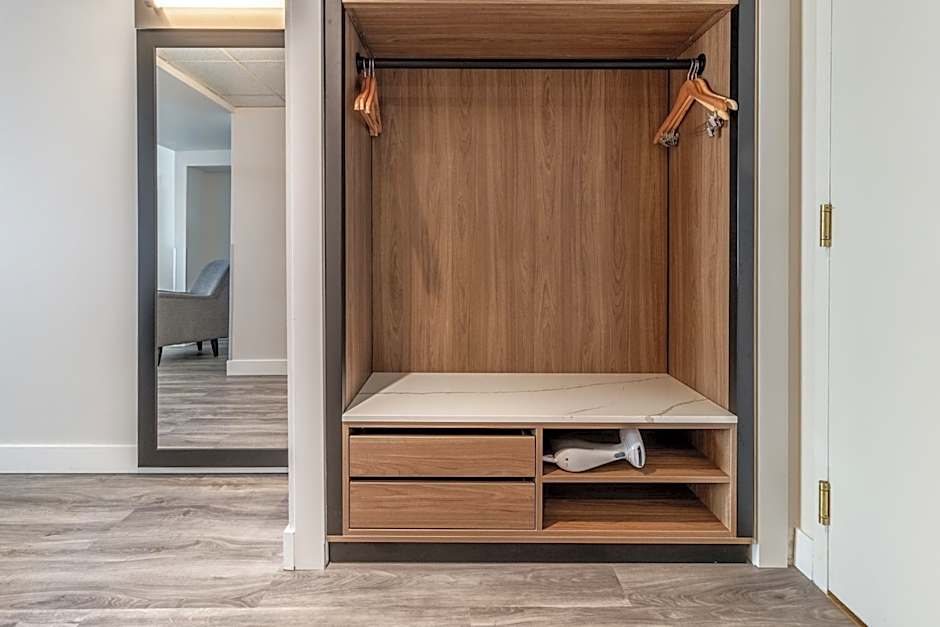 Atrium Hotel Vancouver