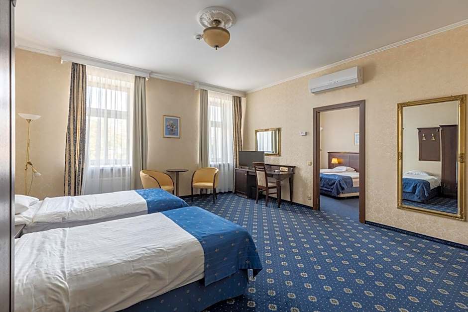 RIXWELL GERTRUDE HOTEL