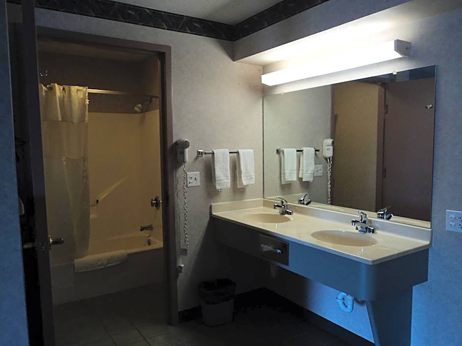 Knights Inn Ottawa