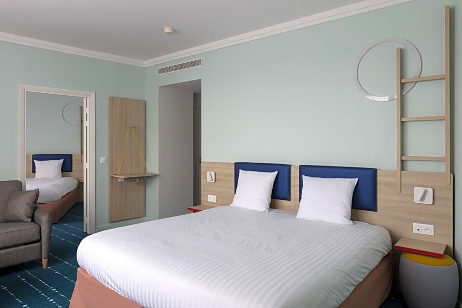 Grand Magic Hotel