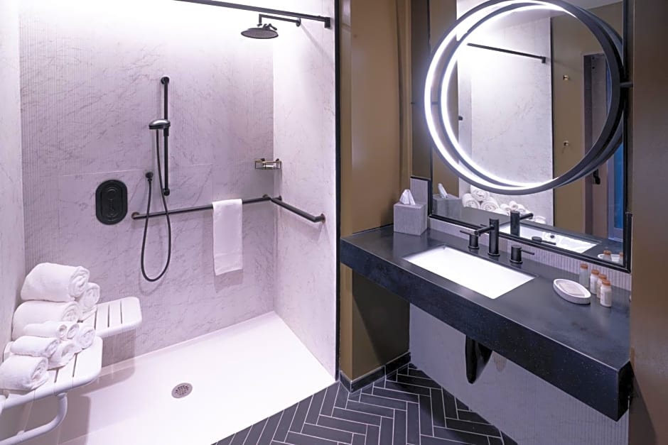 Hotel Indigo - Columbus at Riverfront Place By IHG