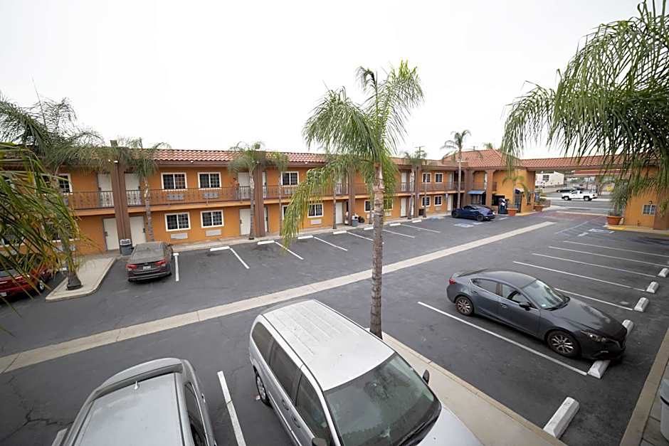 Express Inn & Suites