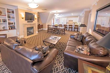 King Suite with Living Room