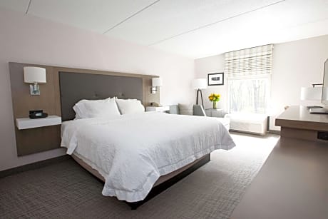 2 Queens Mobility/Hearing Access Tub Nosmok