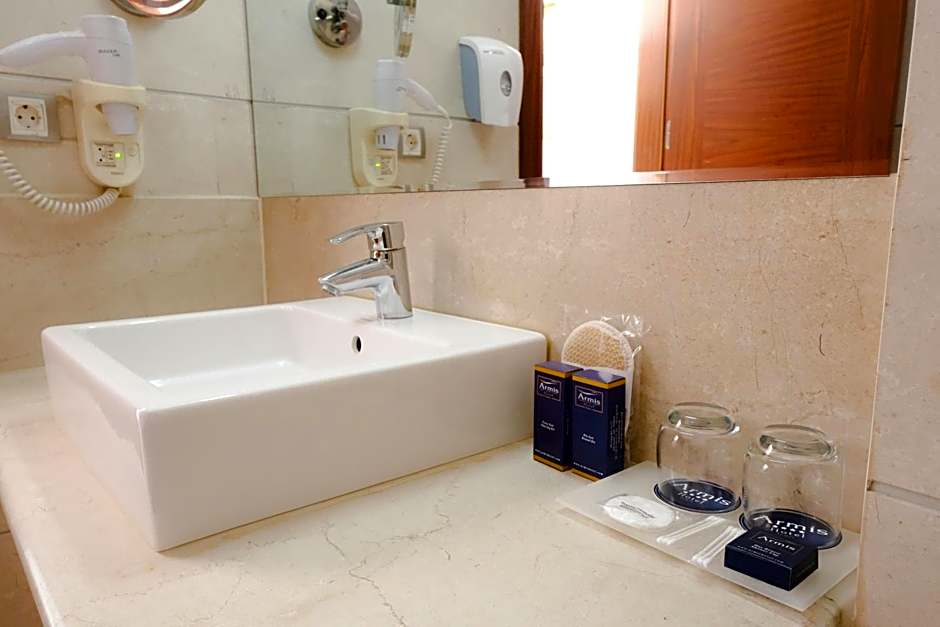 ARMİS HOTEL