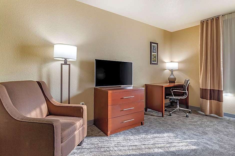 Comfort Inn Bentonville - Crystal Bridges