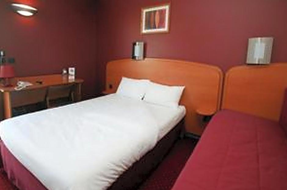 Sky Hotel Goussainville Charles de Gaulle