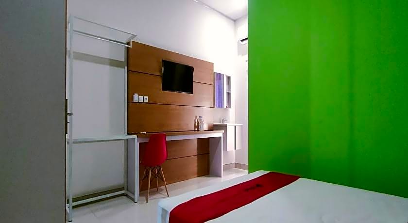 RedDoorz @ Araya House Ngawi