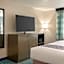 La Quinta Inn & Suites by Wyndham Peru Starved Rock St Park 