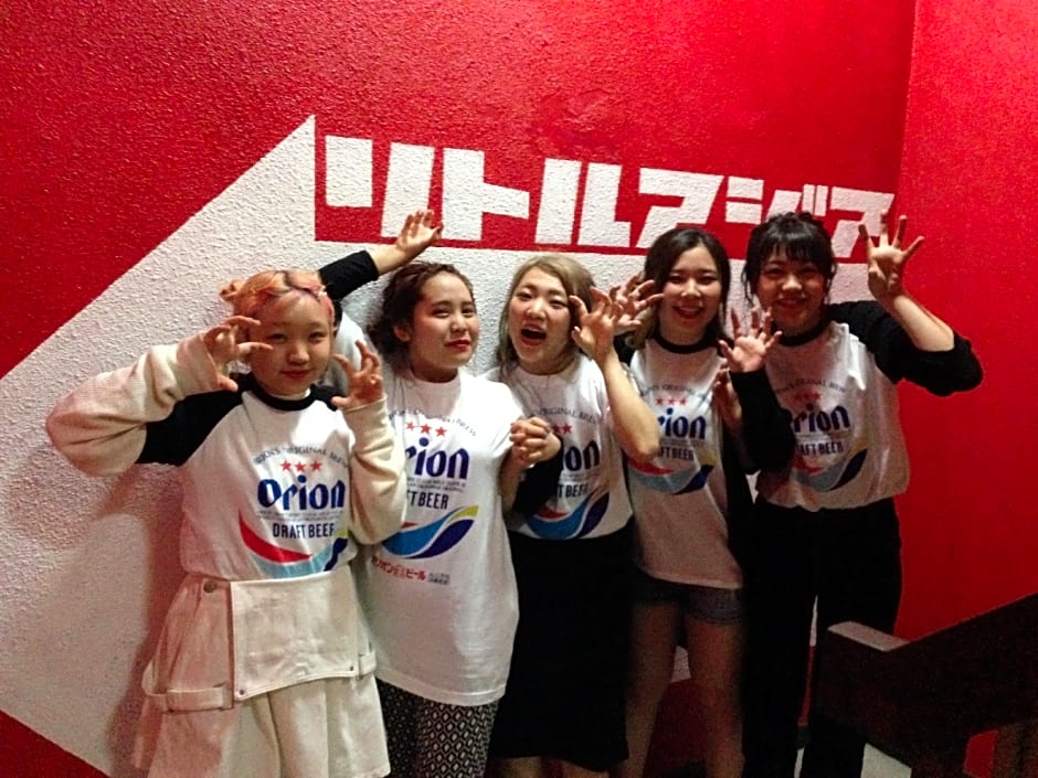 Okinawa Guest House Little Asia