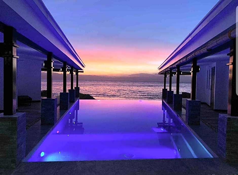 Alegria Water Front Beach House