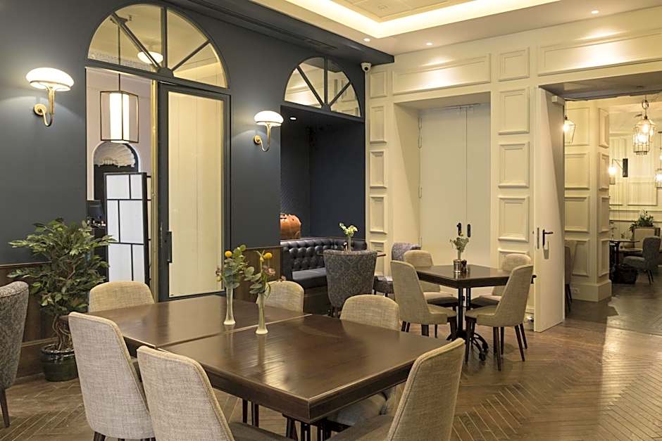 ICON Wipton by Petit Palace