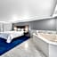 Admiralty Inn & Suites - a Red Collection Hotel