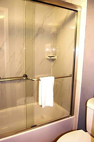 2 Queen Standard, No Balcony