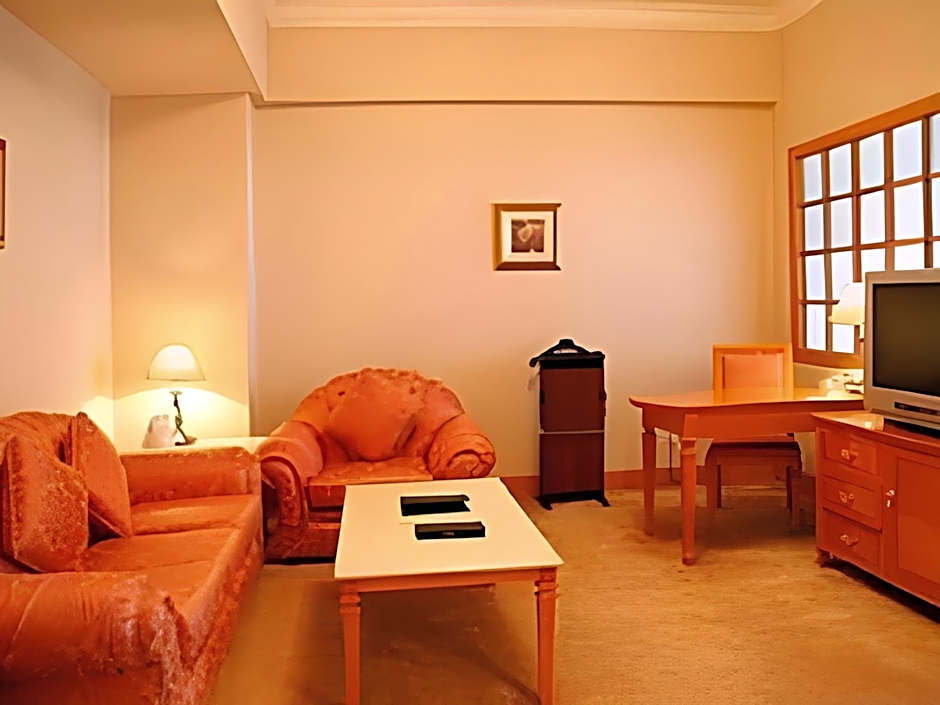 Kunming Green Land Hotel