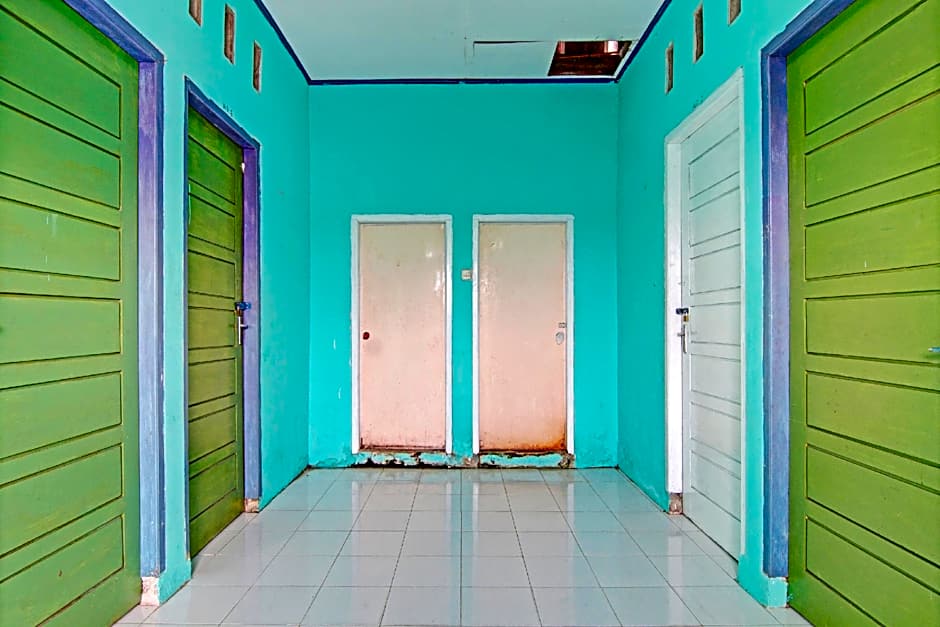 SPOT ON 91918 Najla Guest House Syariah