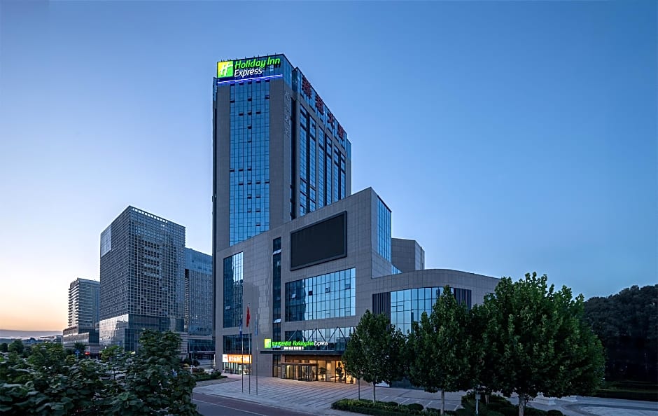 Holiday Inn Express Yinchuan Yuehai By IHG