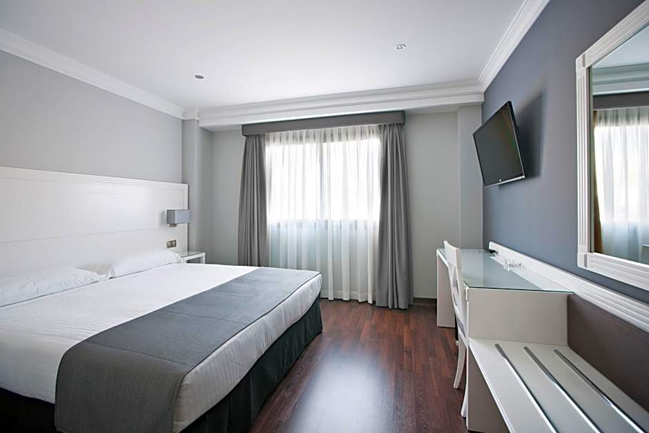 Photo 1 of 11 of Suite