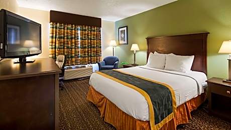 Queen Room with Bathtub - Mobility Accessible/Non-Smoking