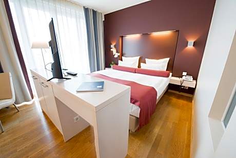 Nymphe Strandhotel & Apartments