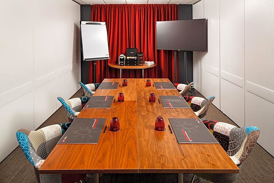 ibis London Luton Airport