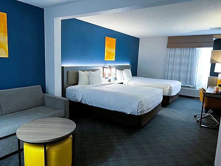 Comfort Inn & Suites Sheboygan I-43