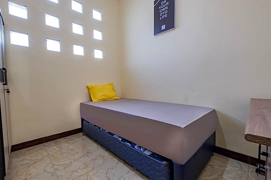 OYO Life 2216 Griya Jakasetia