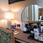 The Warwick Arms Hotel