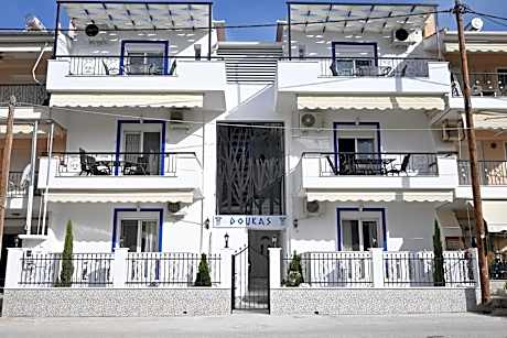 Doukas Aparthotel