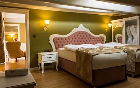 Deluxe Suite with Terrace