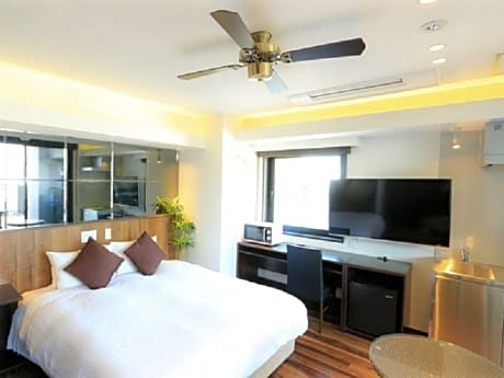 Semi Suite