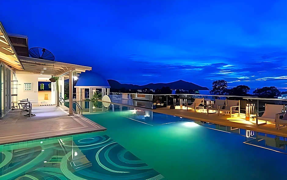 Costa Village Jacuzzi Bangsaray