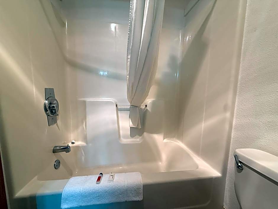 Westwood Inn & Suites Kimball I 90