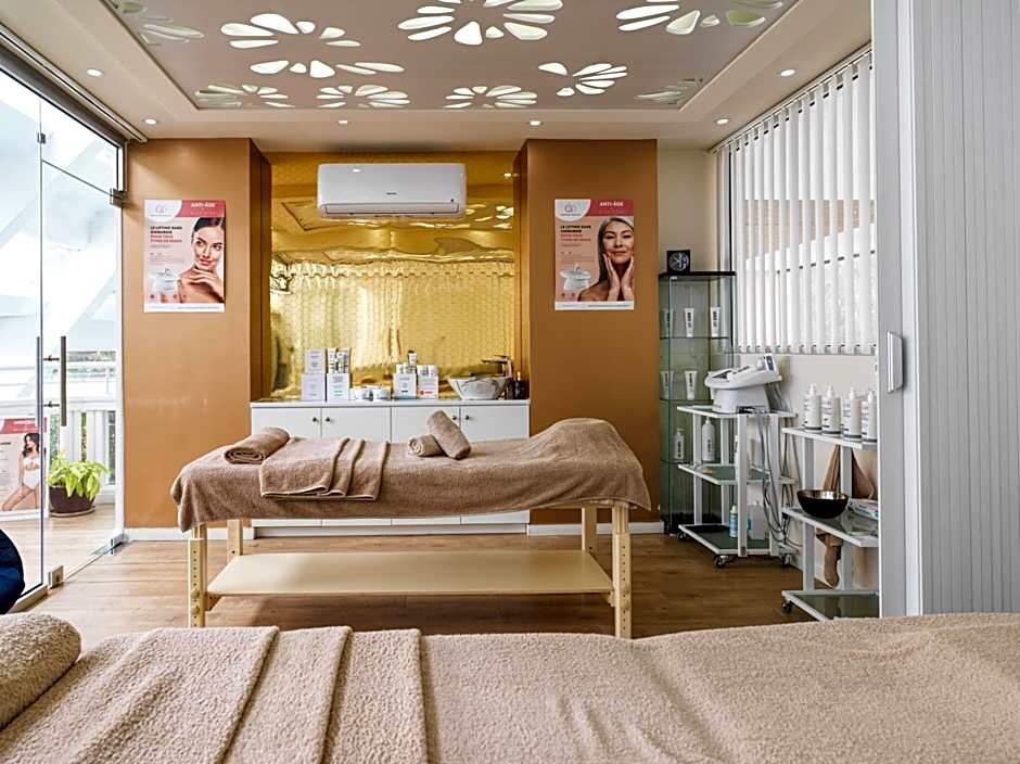 Leonardo Plaza Cypria Maris Beach Hotel & Spa