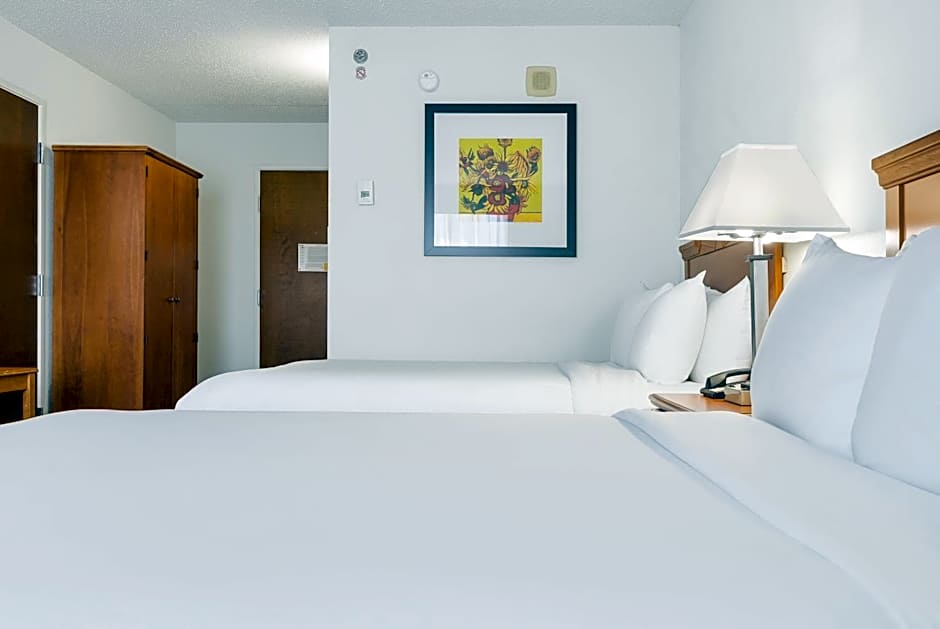 Photo 1 of 7 of Standard 1 Queen Bed