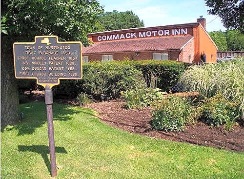 Commack Inn
