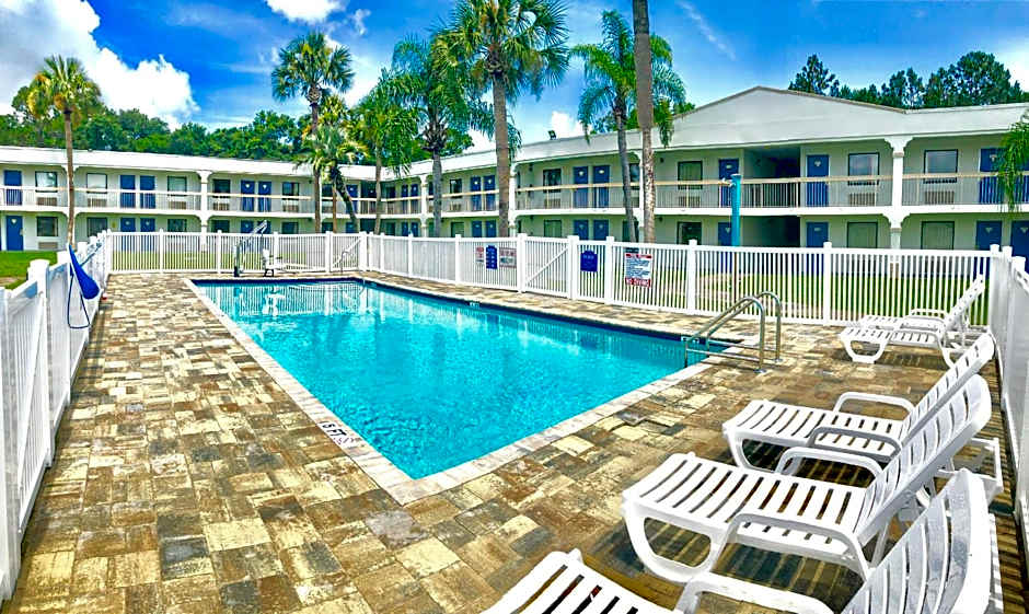 Photo 1 of 42 of Motel 6-Starke, FL