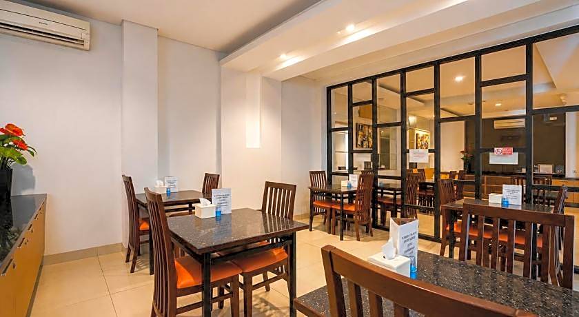 Townhouse Oak Hotel Niaga Surabaya