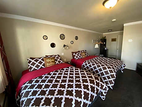 Standard Double Queen Room