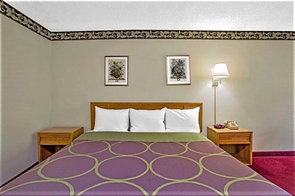 Super Inn Williamsburg