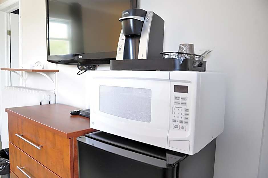 Moonlight Inn & Suites