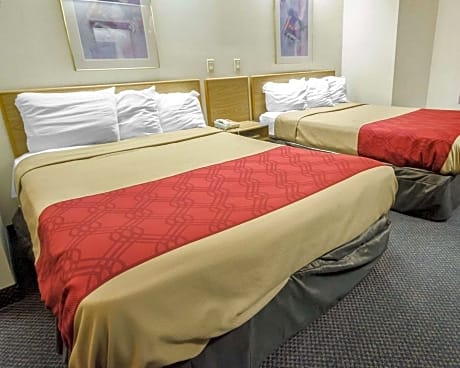 Double Room with Two Double Beds - Smoking