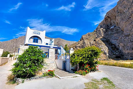 Onar Rooms & Studios