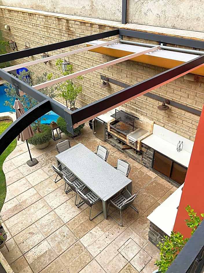 Exclusive Luxury Guest Center House
