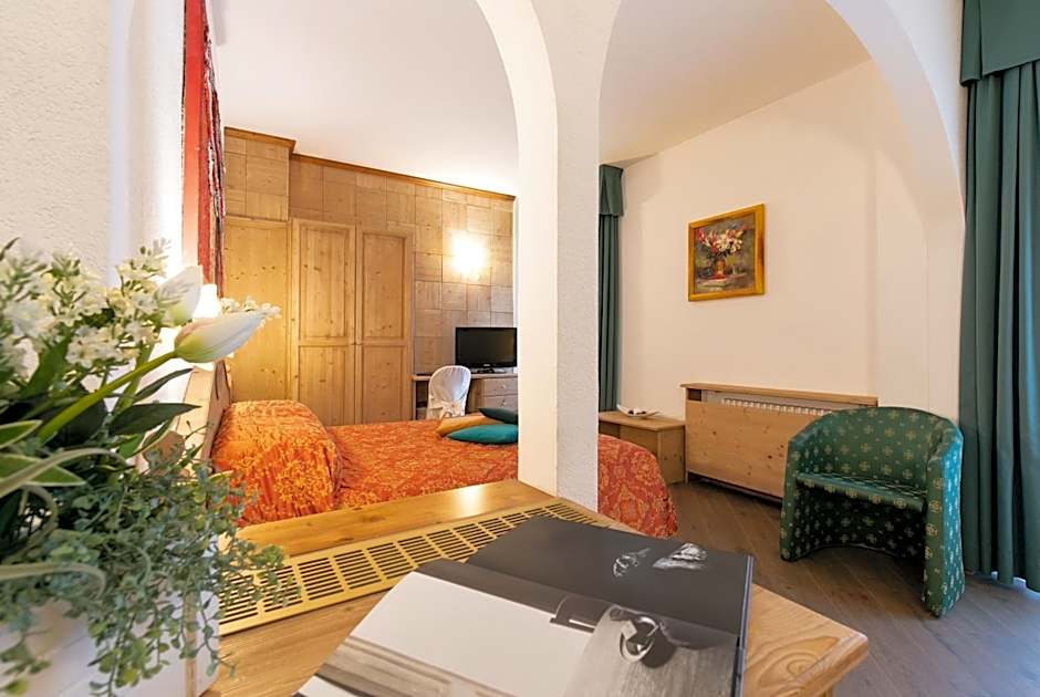 G. Hotel Des Alpes (Classic since 1912)