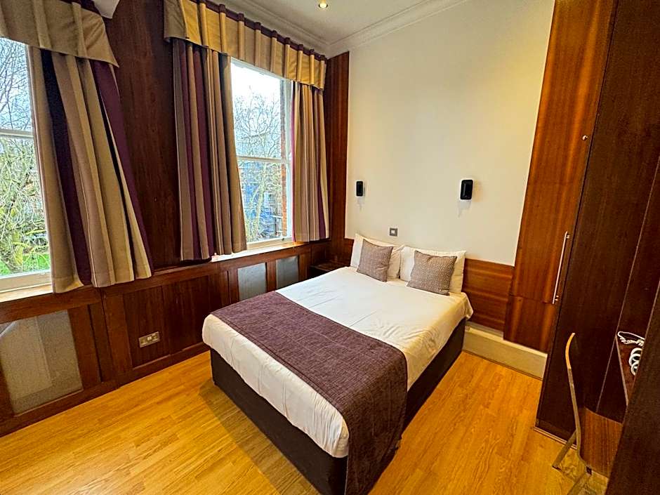 Photo 1 of 12 of Double Room