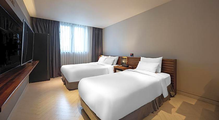 Golden Business Hotel